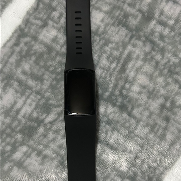 Fitbit Charge 6 with additional bands - Picture 11 of 12